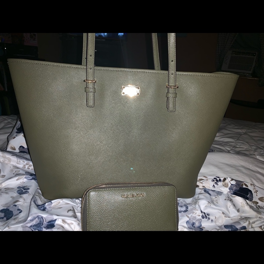 Michael Kors purse and wallet. Get both for this price. Color is olive green.